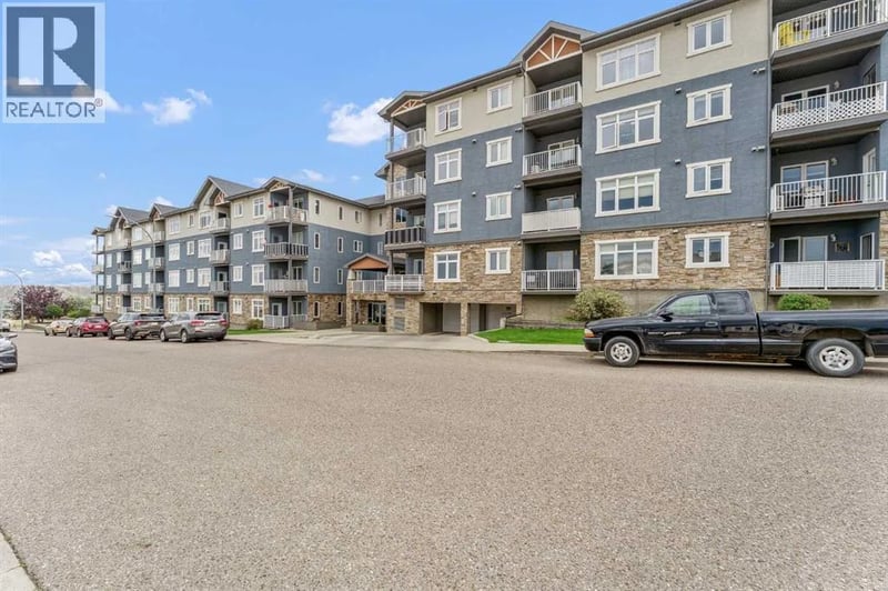 19 Terrace View Northeast, Medicine Hat, Alberta, T1C0E8, Medicine Hat, Alberta — photo 1 of 5