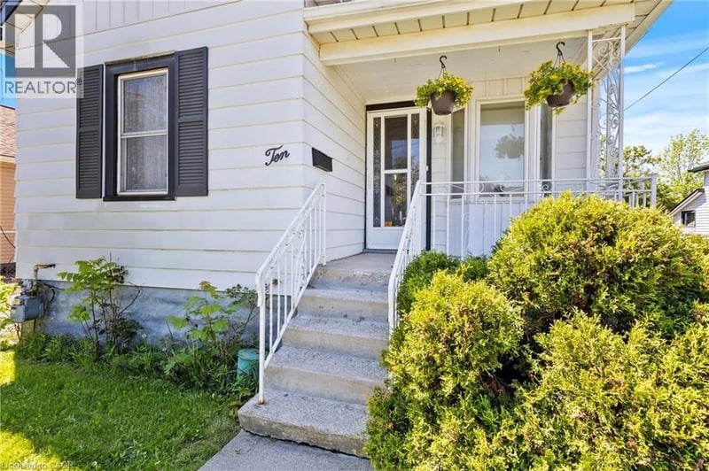 10 MONCK Street, St. Catharines, Ontario, L2S1L6, St. Catharines, Ontario — photo 1 of 5