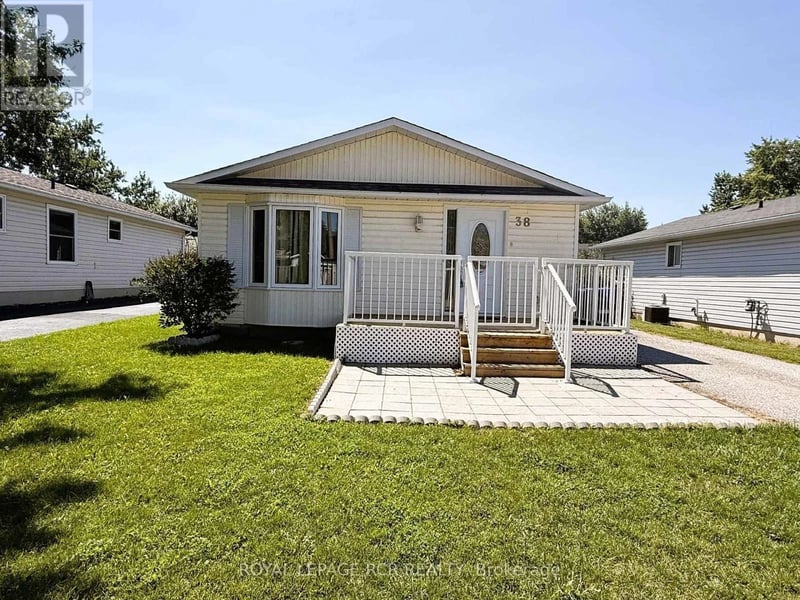 38 Royal Oak Drive, Innisfil (Cookstown), Ontario, L0L1L0, Innisfil (Cookstown), Ontario — photo 1 of 5