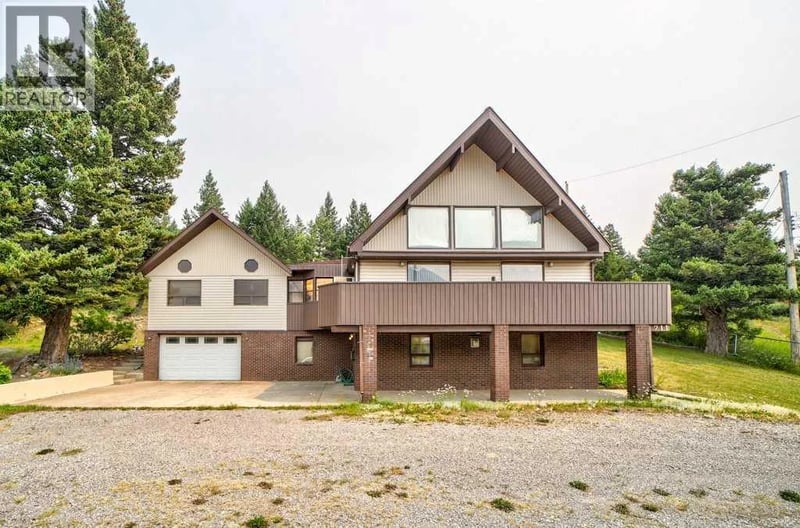 2118 210 Street, Bellevue, Alberta, T0K0C0, Bellevue, Alberta — photo 1 of 5