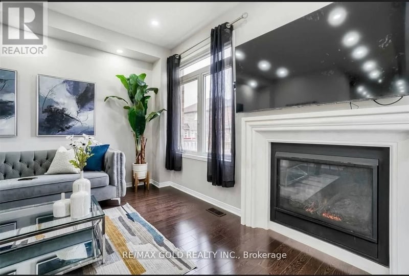 66 Zelda Road, Brampton (Sandringham-Wellington North), Ontario, L6R0B6, Brampton (Sandringham-Wellington North), Ontario — photo 1 of 5