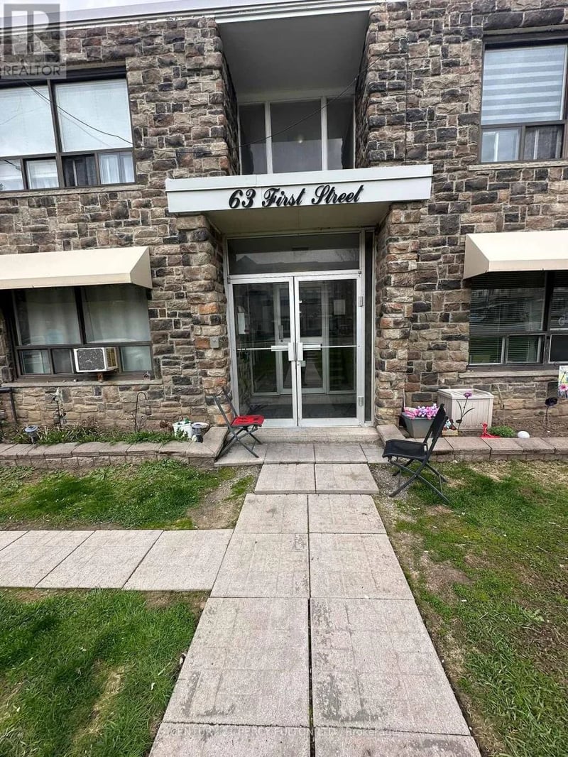 #A2 63 First Street, Orangeville, Ontario, L9W2E6, Orangeville, Ontario — photo 1 of 5
