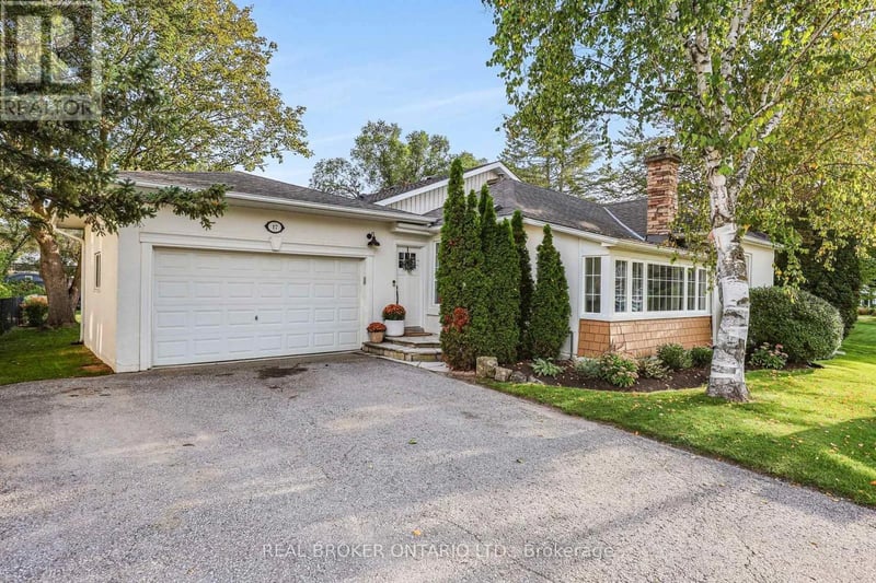 17 Mill Street, East Gwillimbury (Mt Albert), Ontario, L0G1M0, East Gwillimbury (Mt Albert), Ontario — photo 1 of 5