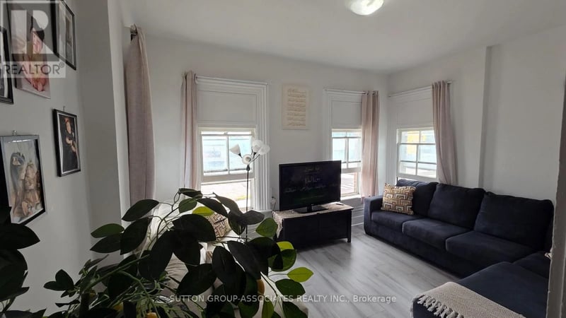 #3 65 Holland Street West, Bradford West Gwillimbury (Bradford), Ontario, L9S0C1, Bradford West Gwillimbury (Bradford), Ontario — photo 1 of 5