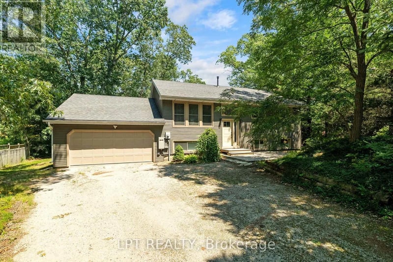 7806 Alfred Crescent, Lambton Shores (Port Franks), Ontario, N0M2L0, Lambton Shores (Port Franks), Ontario — photo 1 of 5
