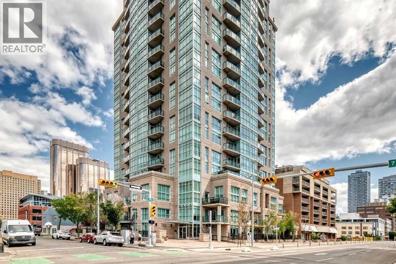 788 12 Avenue Southwest, Calgary, Alberta, T2R0H1, Calgary, Alberta — photo 1 of 5