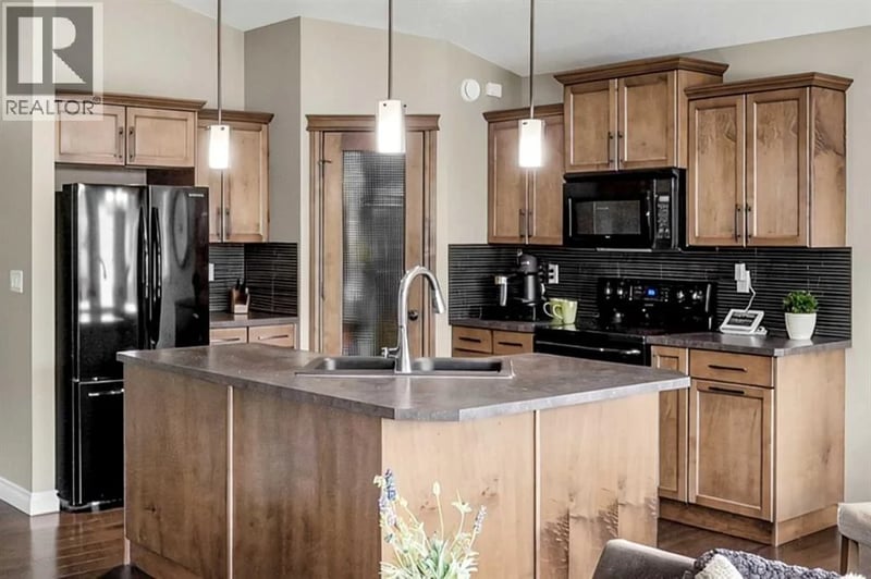 171 Voisin Close, Red Deer, Alberta, T4R0M7, Red Deer, Alberta — photo 1 of 5