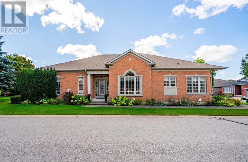 10 Vardon Gate, Whitchurch-Stouffville (Ballantrae), Ontario, L4A1R7, Whitchurch-Stouffville (Ballantrae), Ontario — photo 1 of 5