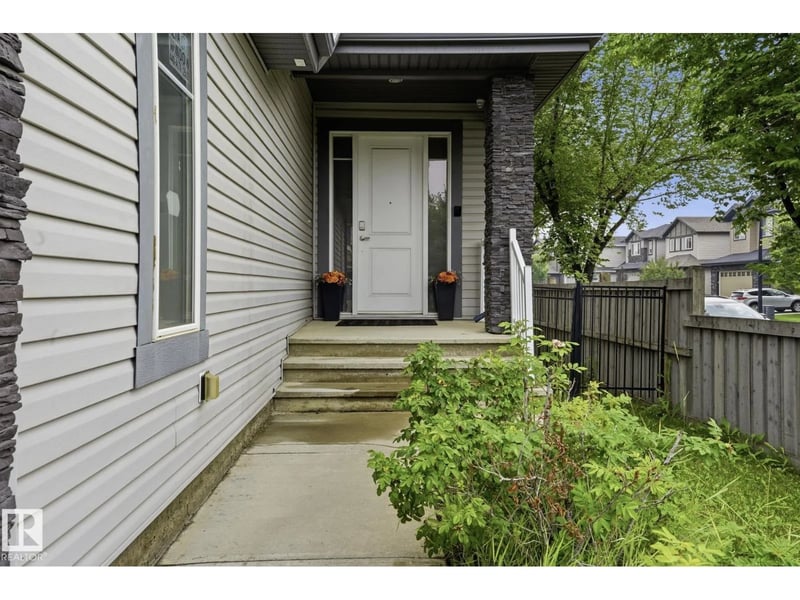 1051 174 ST SW, Edmonton, Alberta, T6W1Z6, Edmonton, Alberta — photo 1 of 5