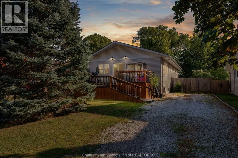 104 Erie Street South, Merlin, Ontario, N0P1W0, Merlin, Ontario — photo 1 of 5
