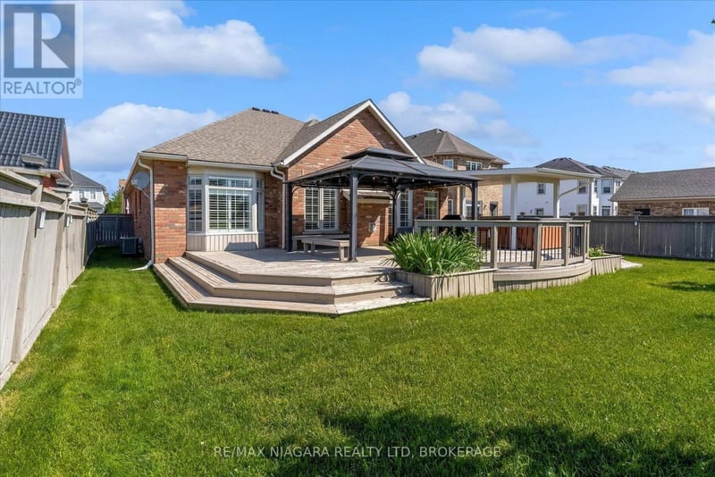 404 Wright Crescent, Niagara-on-the-Lake (Glendale), Ontario, L0S1J0, Niagara-on-the-Lake (Glendale), Ontario — photo 1 of 5