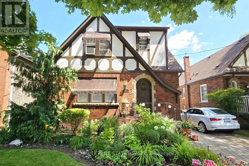 107 Bond Street South, Hamilton (Westdale), Ontario, L8S1S9, Hamilton (Westdale), Ontario — photo 1 of 5