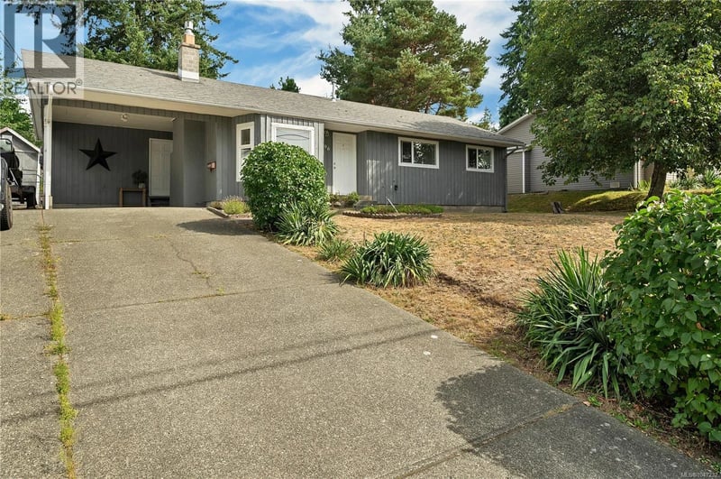 696 Shellbourne Boulevard, Campbell River, British Columbia, V9W5H1, Campbell River, British Columbia — photo 1 of 5