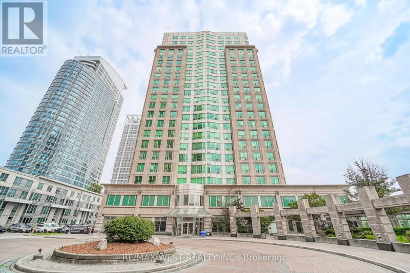 #PH103 8 Lee Centre Drive, Toronto (Woburn), Ontario, M1H3H8, Toronto (Woburn), Ontario — photo 1 of 5