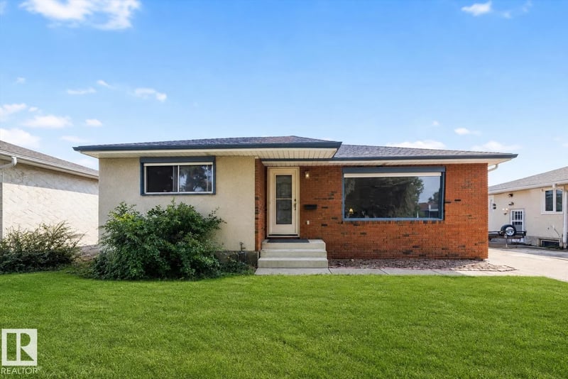 3511 73 ST NW, Edmonton, Alberta, T6K0M2, Edmonton, Alberta — photo 1 of 5