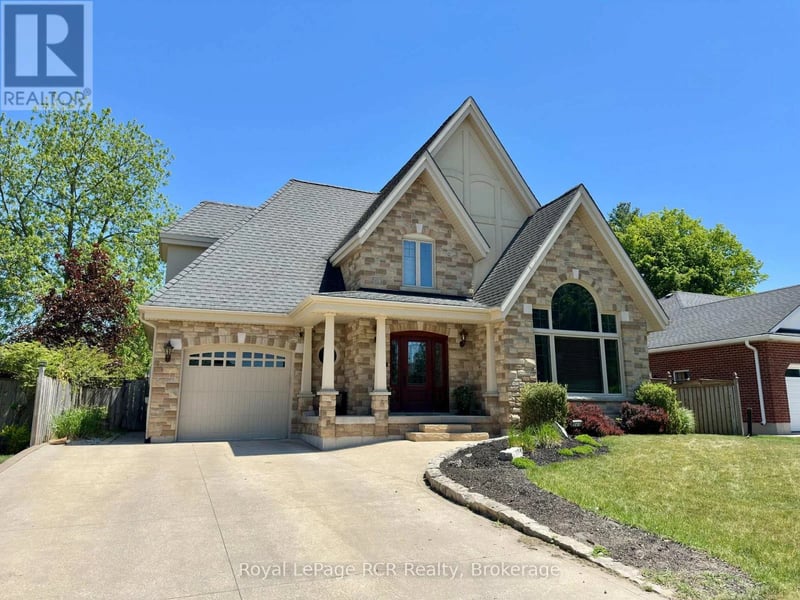 241 4th Street Crescent, Hanover, Ontario, N4N3S9, Hanover, Ontario — photo 1 of 5