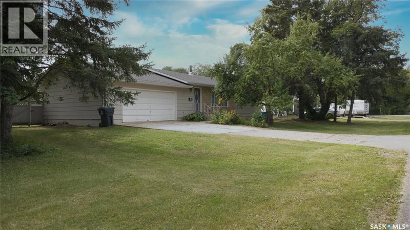 410 1st STREET S, Waldheim, Saskatchewan, S0K4R0, Waldheim, Saskatchewan — photo 1 of 5