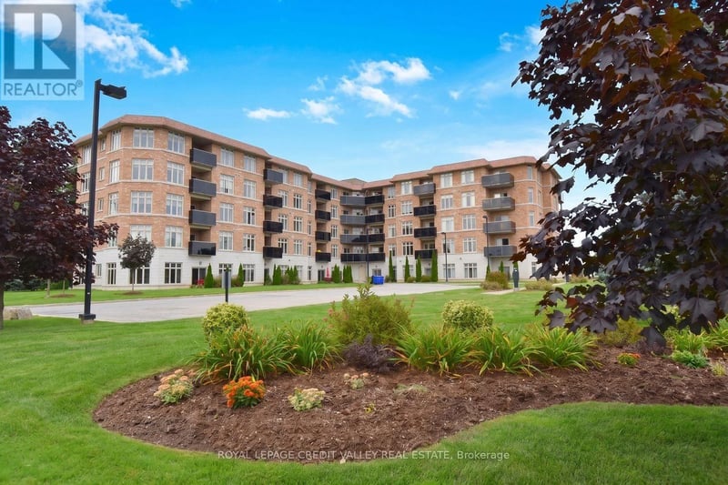 #430 8111 Forest Glen Drive South, Niagara Falls (Mt. Carmel), Ontario, L2H2Y7, Niagara Falls (Mt. Carmel), Ontario — photo 1 of 5