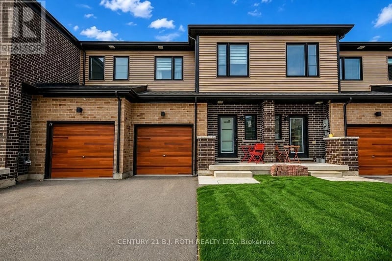 35 Pumpkin Corner Crescent, Barrie, Ontario, L9J0T5, Barrie, Ontario — photo 1 of 5