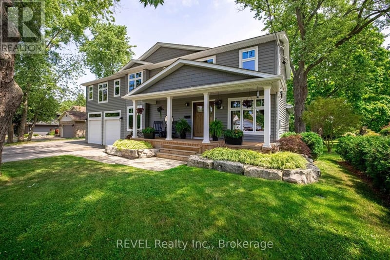 74 Montgomery Road, Welland (N. Welland), Ontario, L3C2Y3, Welland (N. Welland), Ontario — photo 1 of 5
