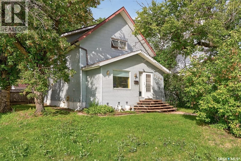 1120 Algoma AVENUE, Moose Jaw, Saskatchewan, S6H3Z6, Moose Jaw, Saskatchewan — photo 1 of 5