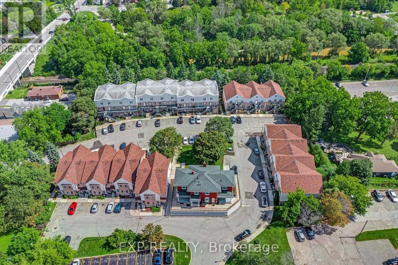 #28 115 Main Street South, Newmarket (Central Newmarket), Ontario, L3Y8J2, Newmarket (Central Newmarket), Ontario — photo 1 of 5