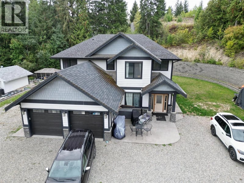 2446 Centennial Drive, Blind Bay, British Columbia, V0E1H0, Blind Bay, British Columbia — photo 1 of 5