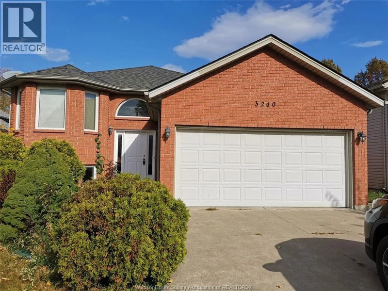 3240 NORTHWAY Avenue, Windsor, Ontario, N9E4T7, Windsor, Ontario — photo 1 of 5