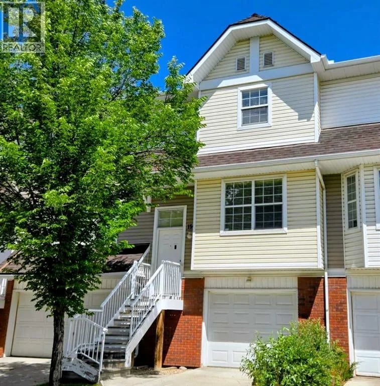 156 Tuscany Springs Gardens Northwest, Calgary, Alberta, T3L2R5, Calgary, Alberta — photo 1 of 5