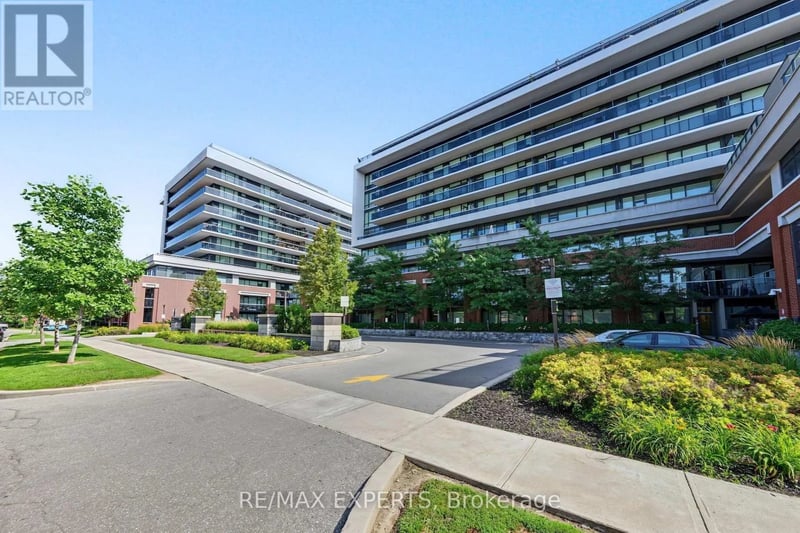 #117 4800 Highway 7, Vaughan (East Woodbridge), Ontario, L4L1H8, Vaughan (East Woodbridge), Ontario — photo 1 of 5