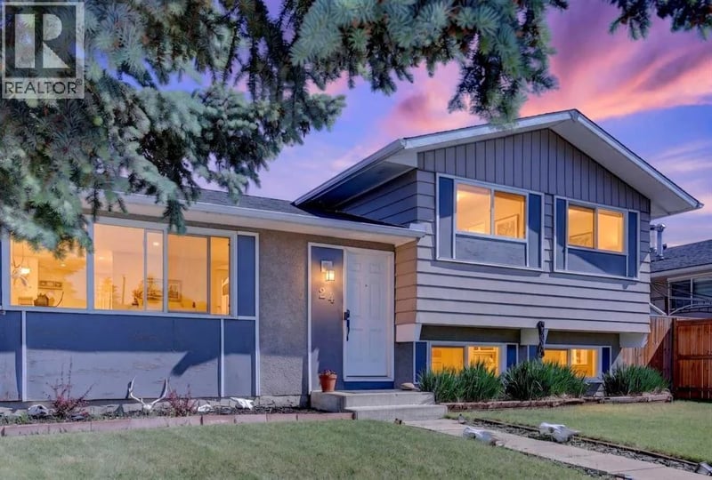 24 Penworth Crescent Southeast, Calgary, Alberta, T2A4C7, Calgary, Alberta — photo 1 of 5
