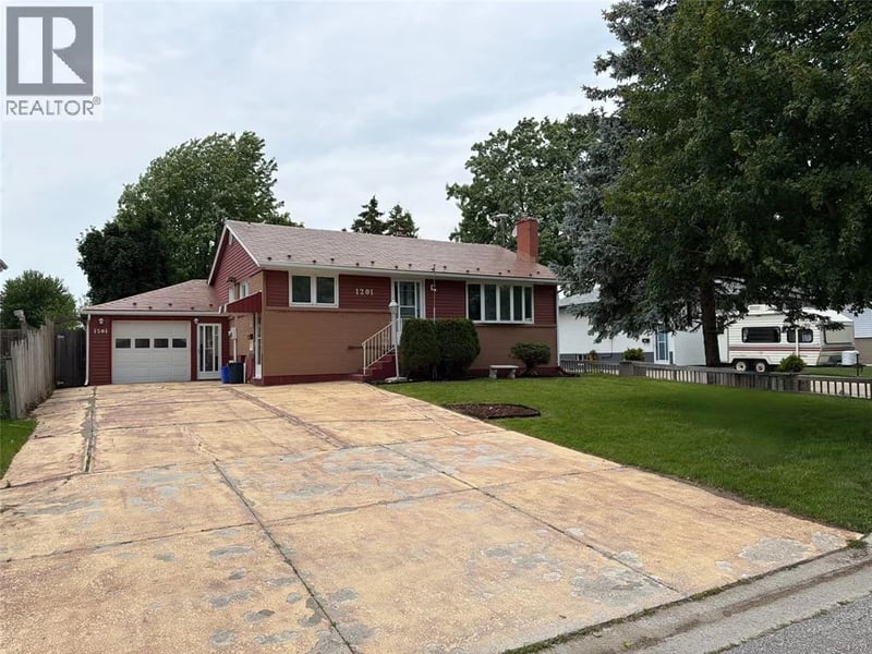 1201 GIFFEL Road, Sarnia, Ontario, N7S3K5, Sarnia, Ontario — photo 1 of 5