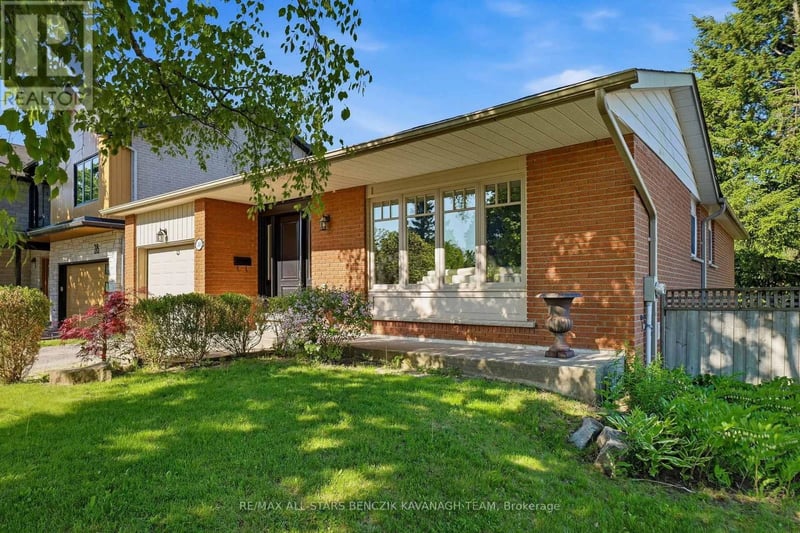 30 Sir Caradoc Place, Markham (Markham Village), Ontario, L3P2X6, Markham (Markham Village), Ontario — photo 1 of 5