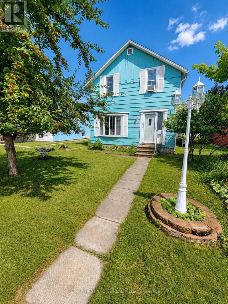 1032 Third St E, Fort Frances (TB-401), Ontario, P9A1S4, Fort Frances (TB-401), Ontario — photo 1 of 5
