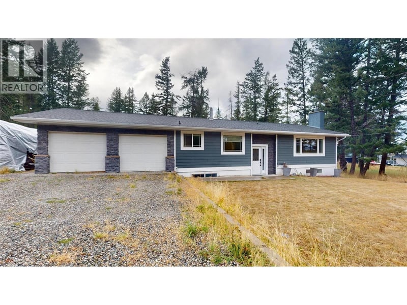 2001 8TH Avenue South, Cranbrook, British Columbia, V1C7E7, Cranbrook, British Columbia — photo 1 of 5