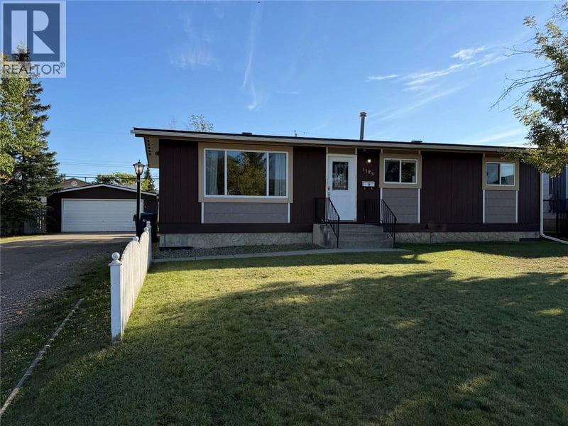 1125 117 Avenue, Dawson Creek, British Columbia, V1G3G8, Dawson Creek, British Columbia — photo 1 of 5
