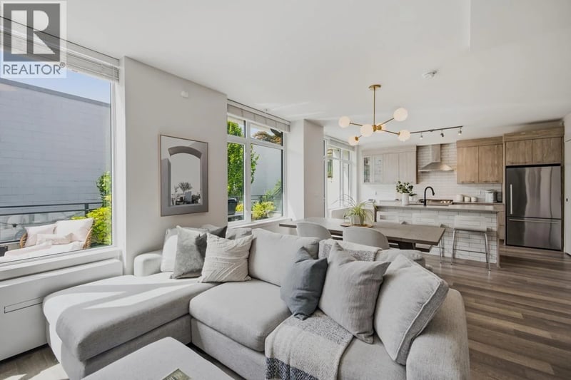 1018 AUCKLAND Street, New Westminster, British Columbia, V3M0M3, New Westminster, British Columbia — photo 1 of 5