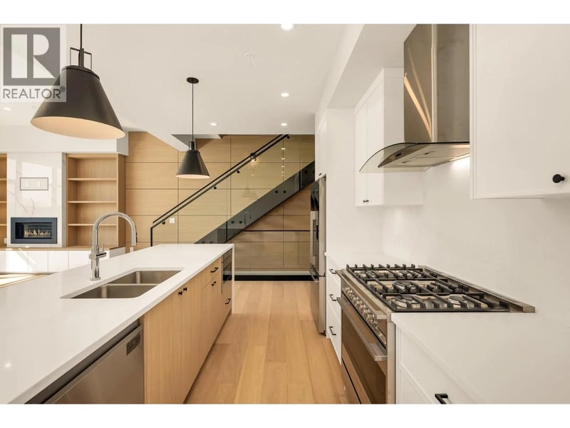 #5 3407 MAMQUAM Road, Squamish, British Columbia, V8B1E4, Squamish, British Columbia — photo 1 of 5