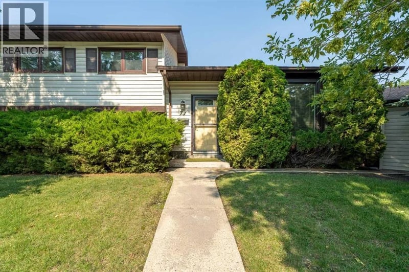 71 Templewood Road Northeast, Calgary, Alberta, T1Y4B1, Calgary, Alberta — photo 1 of 5