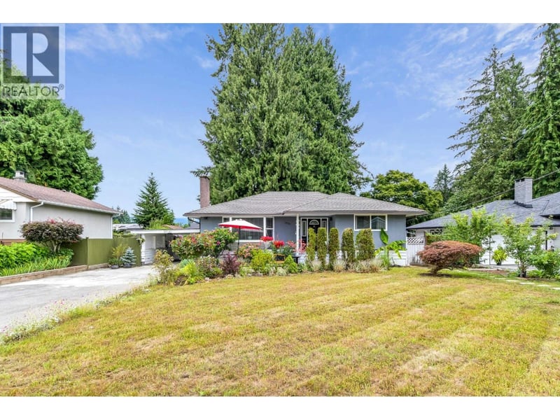 21727 RIDGEWAY Crescent, Maple Ridge, British Columbia, V2X3Z6, Maple Ridge, British Columbia — photo 1 of 5