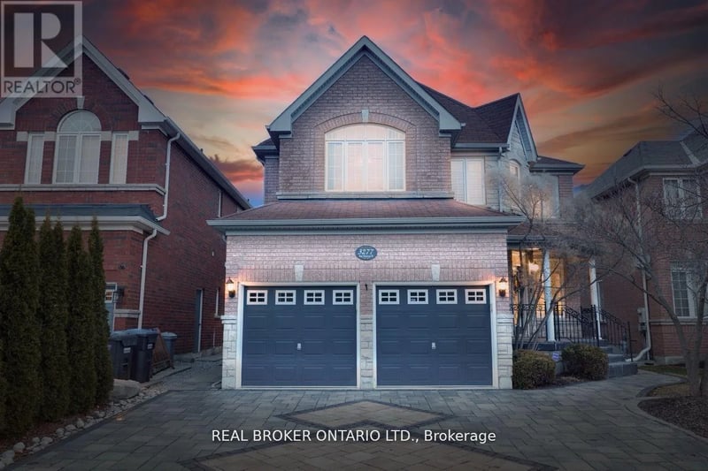 3277 Paul Henderson Drive, Mississauga (Churchill Meadows), Ontario, L5M0H5, Mississauga (Churchill Meadows), Ontario — photo 1 of 5