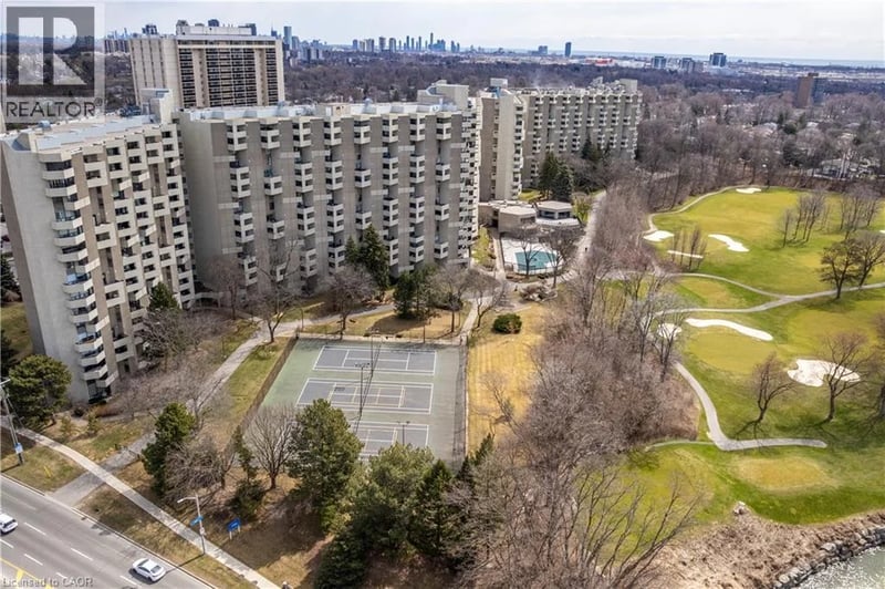 #C34 300 MILL Road, Etobicoke, Ontario, M9C4W7, Etobicoke, Ontario — photo 1 of 5