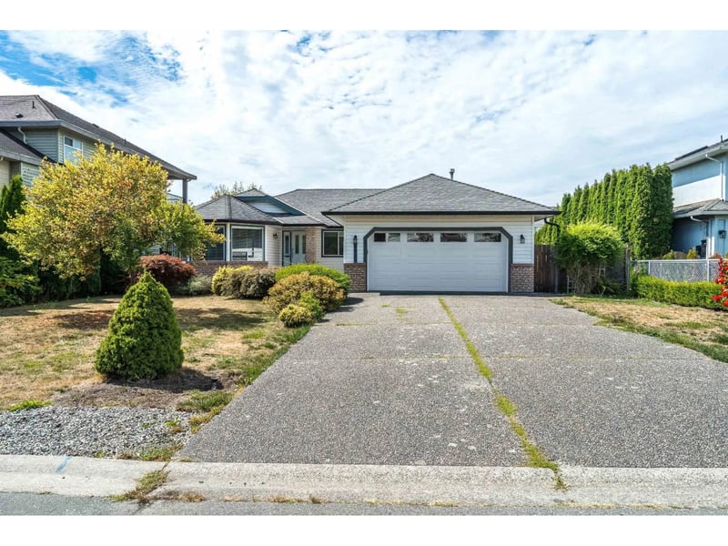 6055 170A Street, Surrey, British Columbia, V3S8H1, Surrey, British Columbia — photo 1 of 5