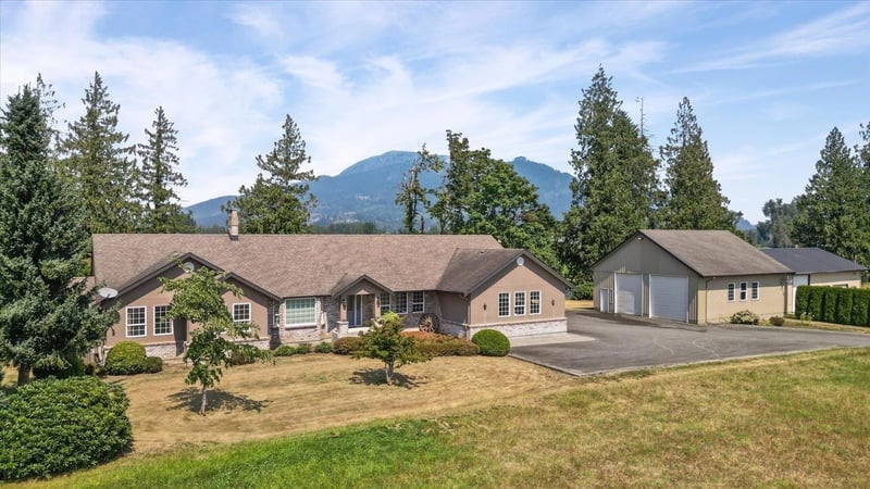47083 BELL Road, Chilliwack, British Columbia, V2P6H5, Chilliwack, British Columbia — photo 1 of 5