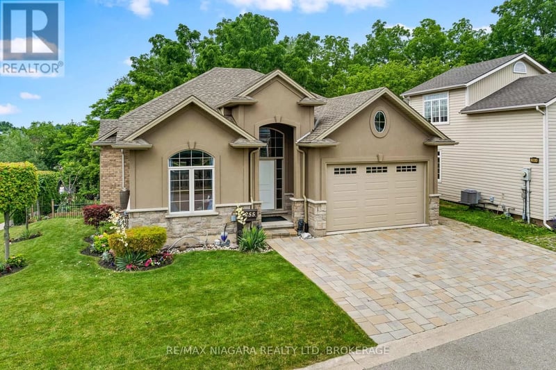 255 Lakeshore Road, St. Catharines (Lakeshore), Ontario, L2M1R9, St. Catharines (Lakeshore), Ontario — photo 1 of 5