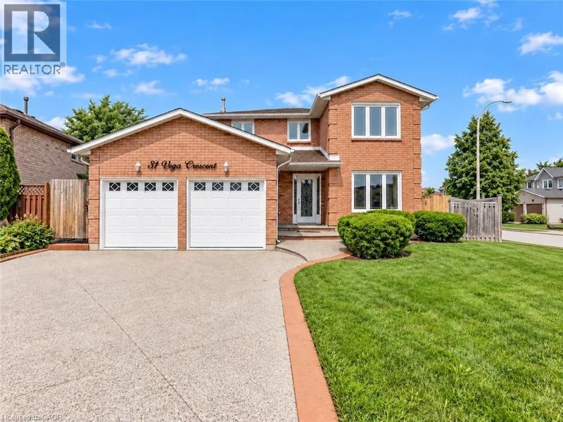 31 VEGA Crescent, Stoney Creek, Ontario, L8E4S6, Stoney Creek, Ontario — photo 1 of 5