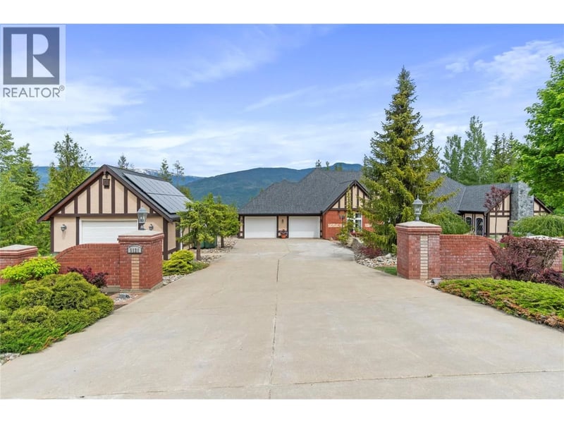 5121 IVY Road, Eagle Bay, British Columbia, V0E1T0, Eagle Bay, British Columbia — photo 1 of 5