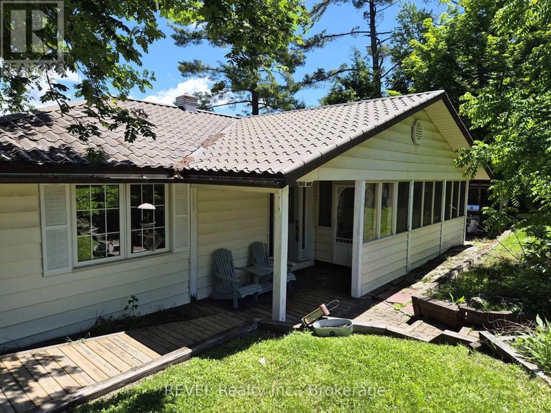 1031 Butterfly Road, Muskoka Lakes (Medora), Ontario, P0C1A0, Muskoka Lakes (Medora), Ontario — photo 1 of 5