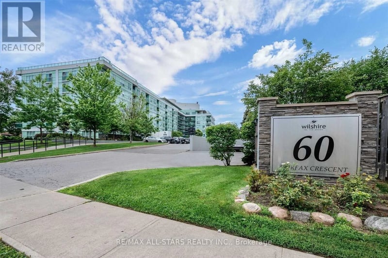 #201 60 Fairfax Crescent, Toronto (Clairlea-Birchmount), Ontario, M1L0E1, Toronto (Clairlea-Birchmount), Ontario — photo 1 of 5