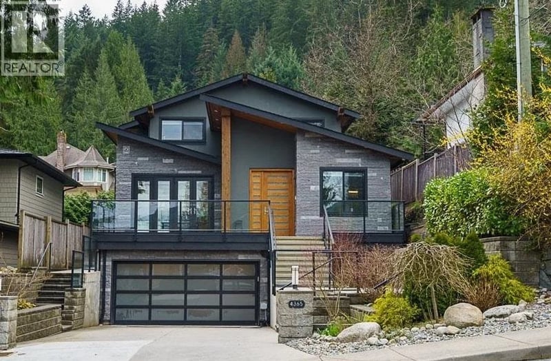 4365 MOUNTAIN Highway, North Vancouver, British Columbia, V7K2K3, North Vancouver, British Columbia — photo 1 of 5
